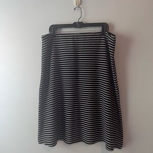 LOFT Black and White A-Line Knee-Length Skirt